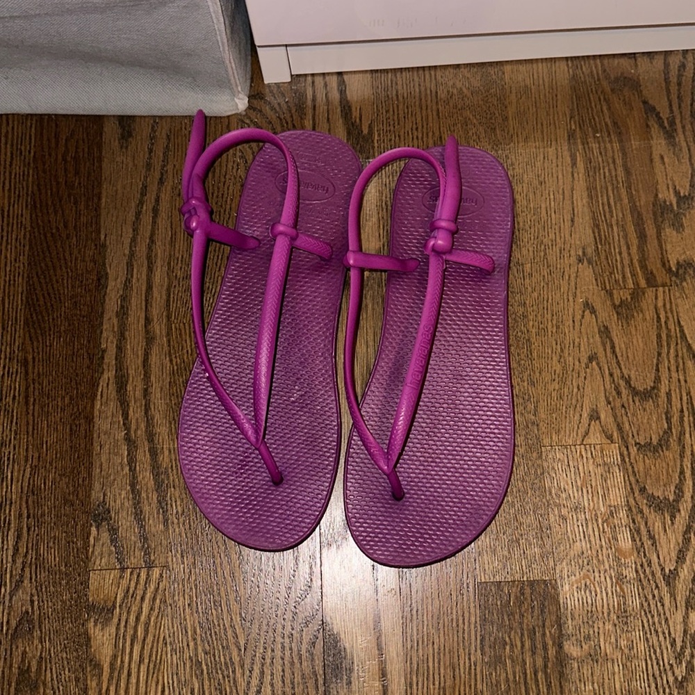 Pink Havana flip flops size 8
